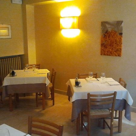 Albergo Croce D'Oro Dolcè Buitenkant foto