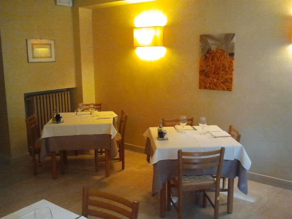 Albergo Croce D'Oro Dolcè Buitenkant foto